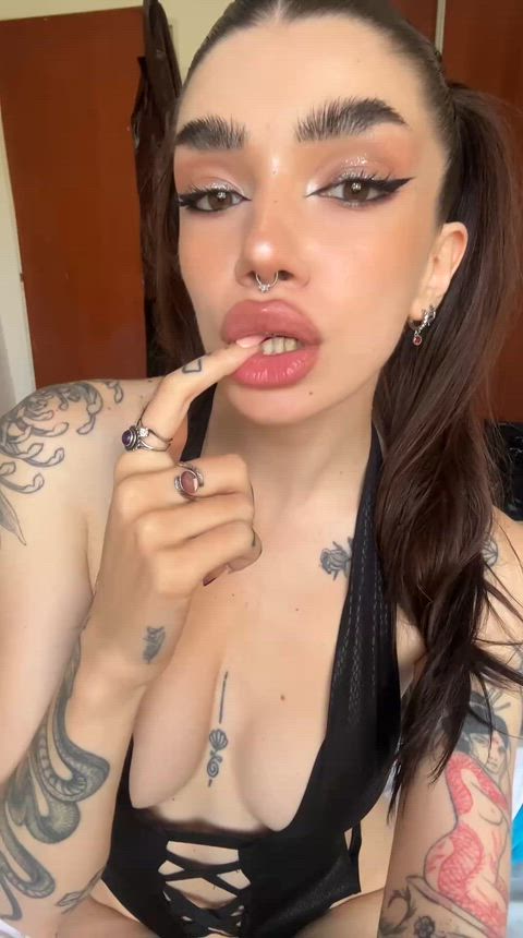 1 upv = VIP access to my nude collection (No kidding)