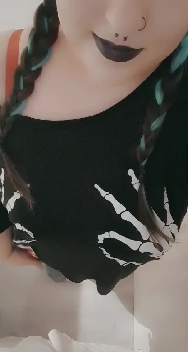 A little cheeky gif 👻