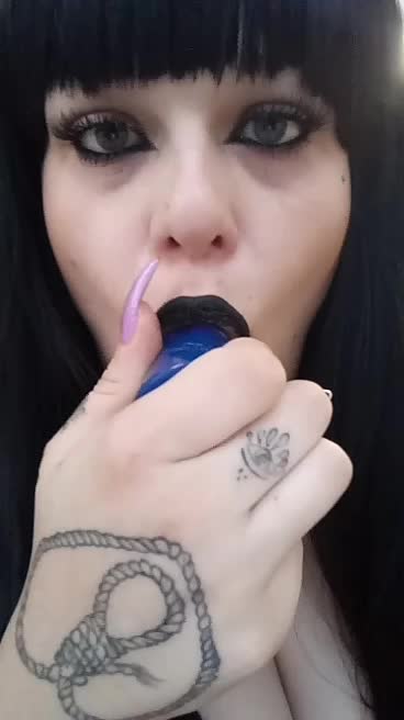 UWU 🖤