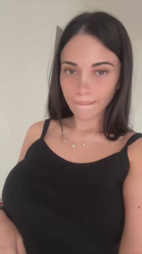 Mis tetas son suficientes para ti?