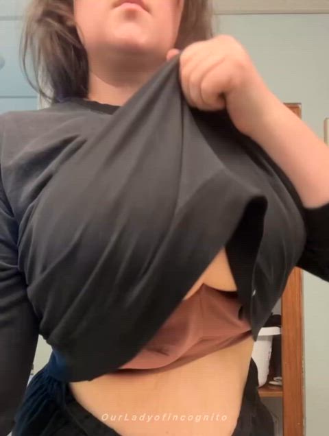 Blouse up and big boobs (drop)