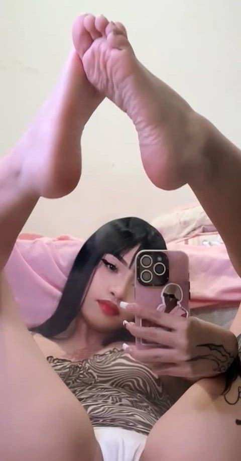 lick my soles or suck my toes