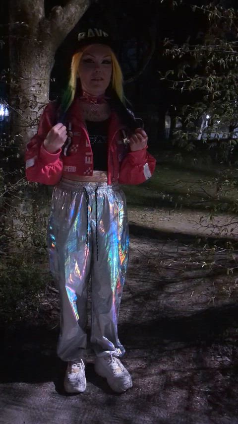 Peeing before a rave 💦 thumbnail