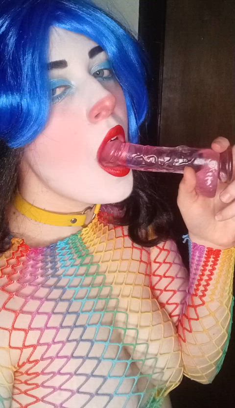 Clown that gives sloppy big toppy