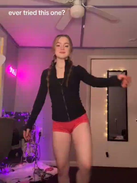 19-year-old sexy blonde chanelsnowxo