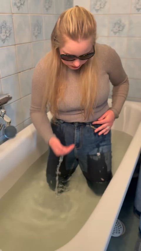 Wetlook play in its essence 💦👖