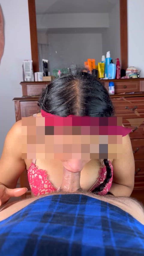 Latinas know how to use the throat