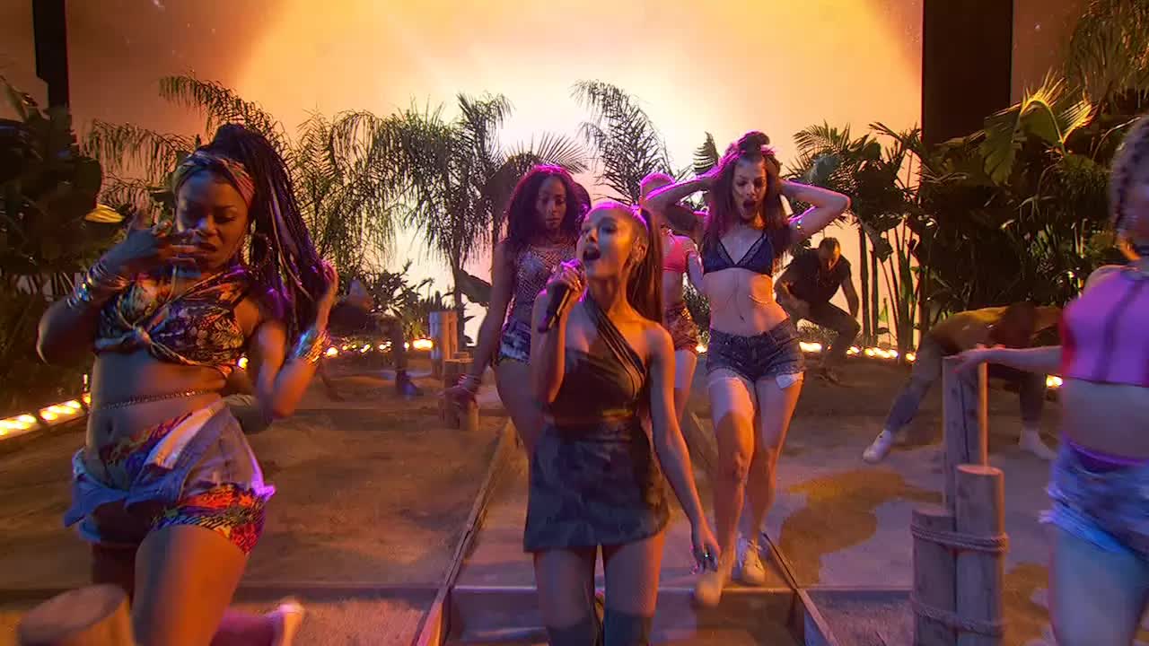 Ariana Grande & Nicki Minaj - Side to Side