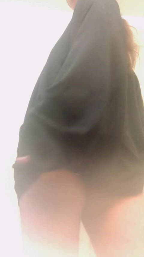 Anyone order a femboy bestie?