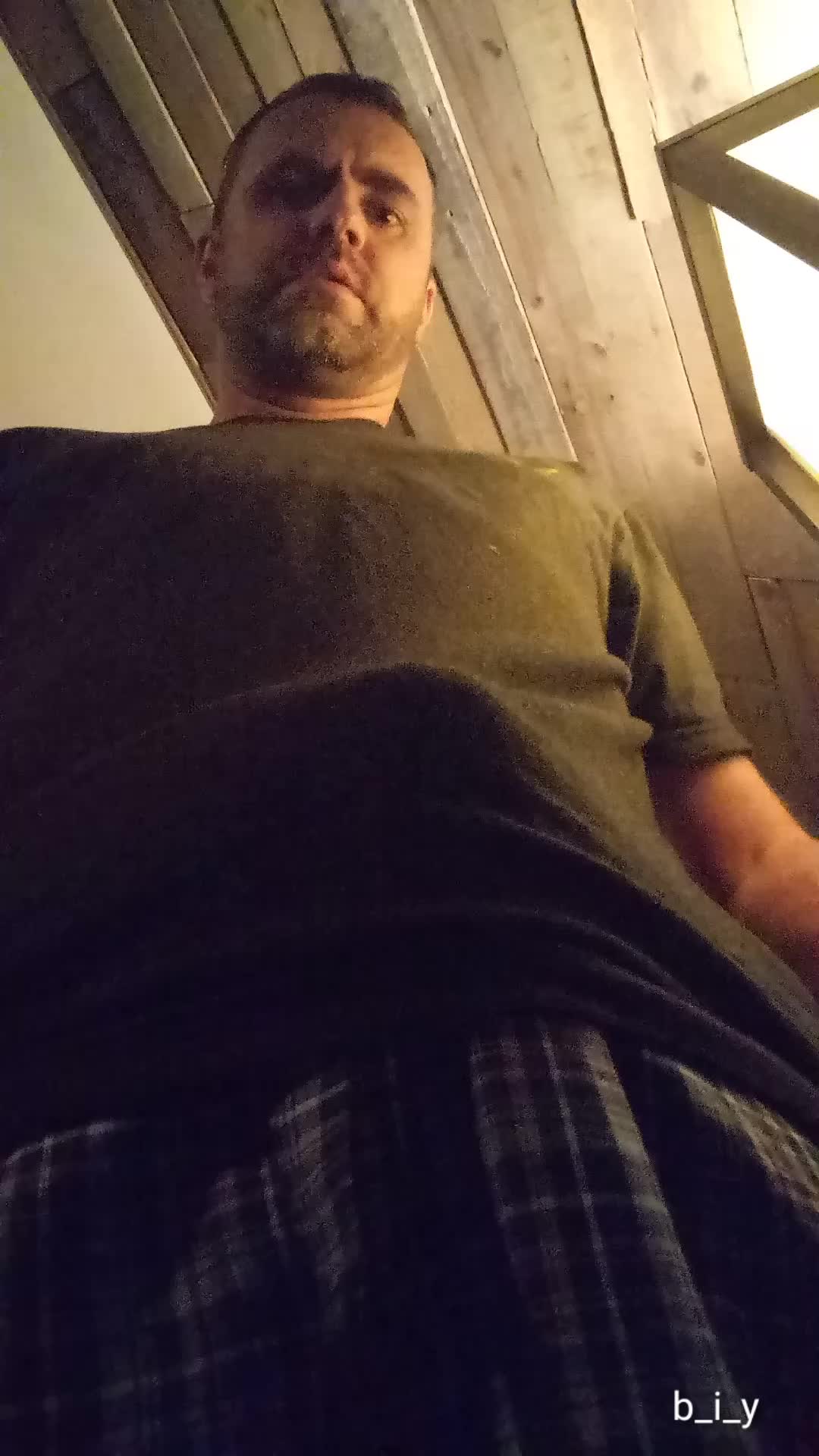 Hoe and relaxing... would be a perfect night to fill a fun female!