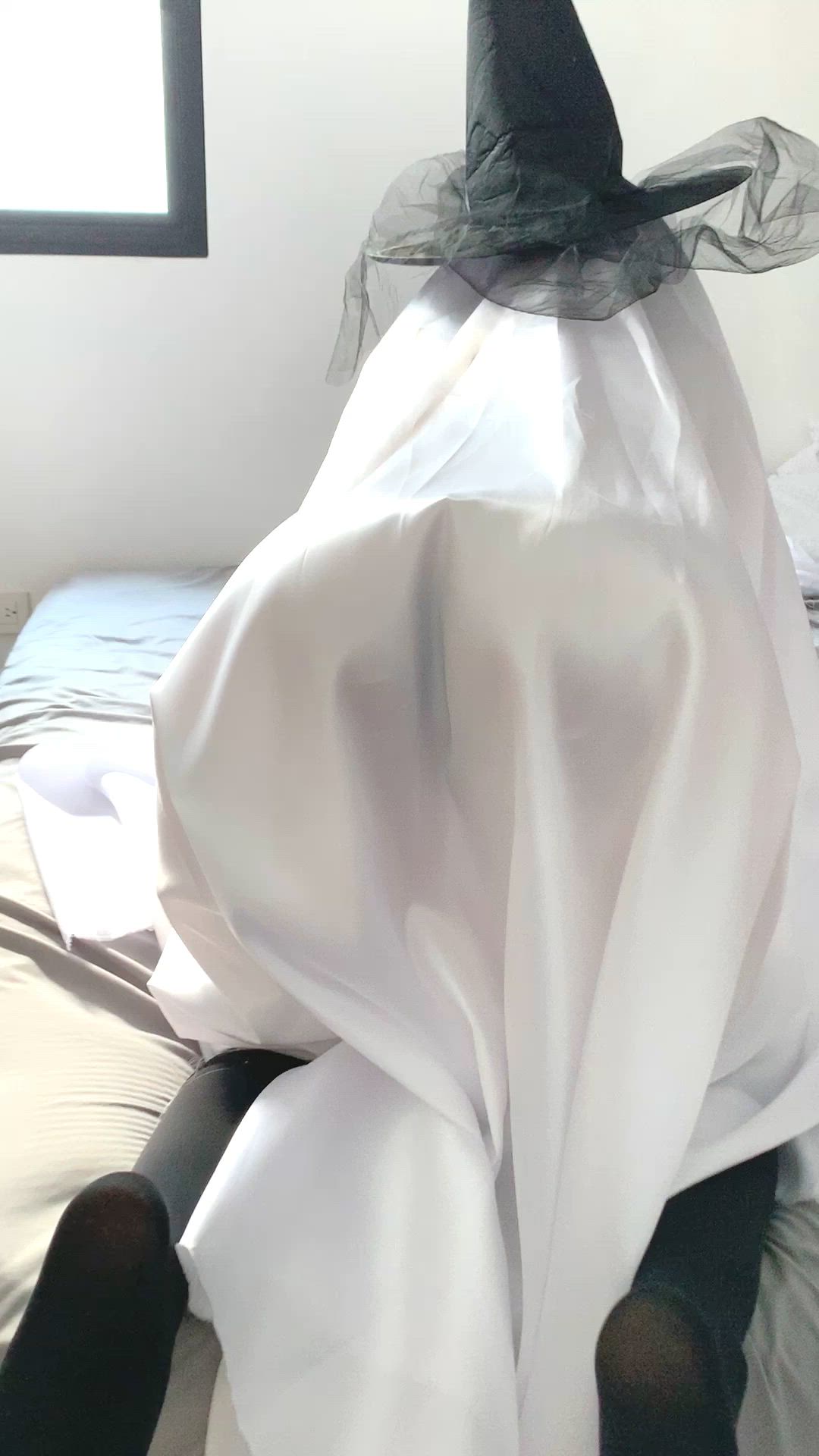 How a Ghost looks inside