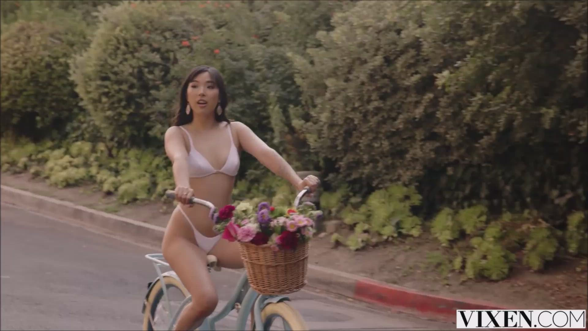 Elle Lee - Best Day Ever