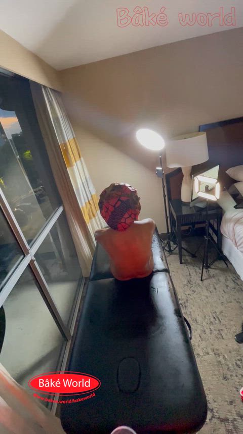 is a massage posed to make her 😻 💧 💦 🌊