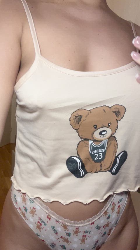 You breeding a 18 year old built like this dada ?