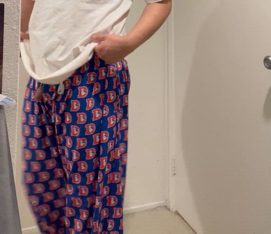 So that’s what this opening is for 😩🍆 [26]