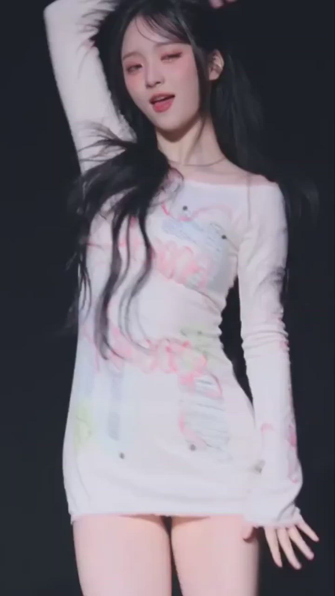 E.Ji from ICHILLIN'