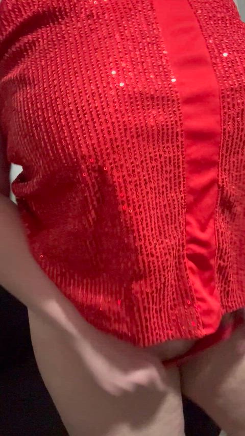I’m Sara, I’m married and I love being a little slut. Me and hubby love making couples content 😈Click my links below to subscribe to my $4 spicy pages 🌶️ thumbnail