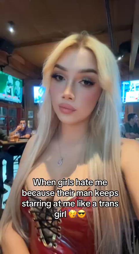 do you like hot girls with a package? 🍆🍑