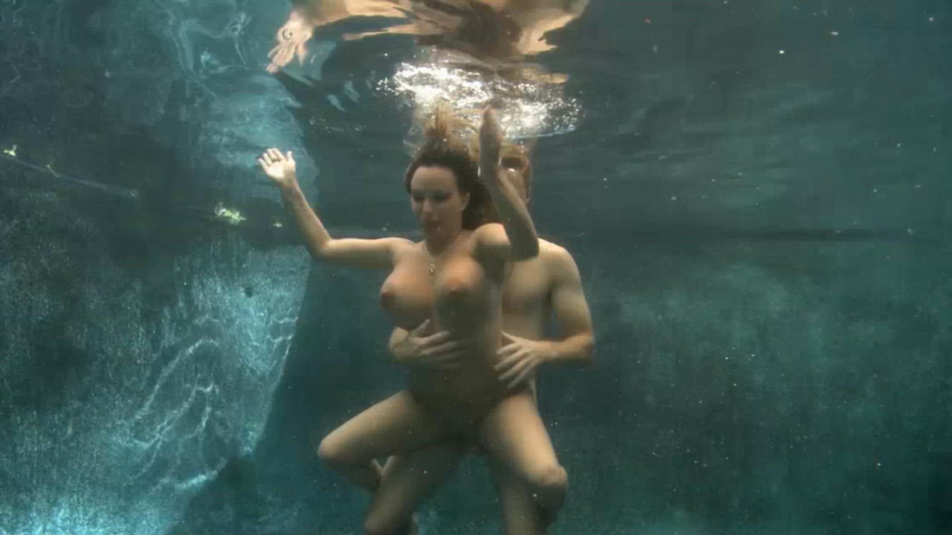[/r/DreamedTheSameDream] Whatever floats your boat