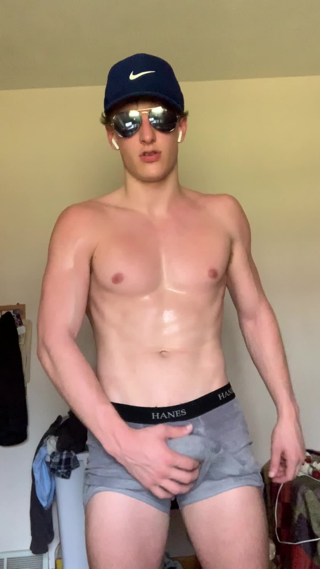 Sweaty after a home workout 🍆😎💦