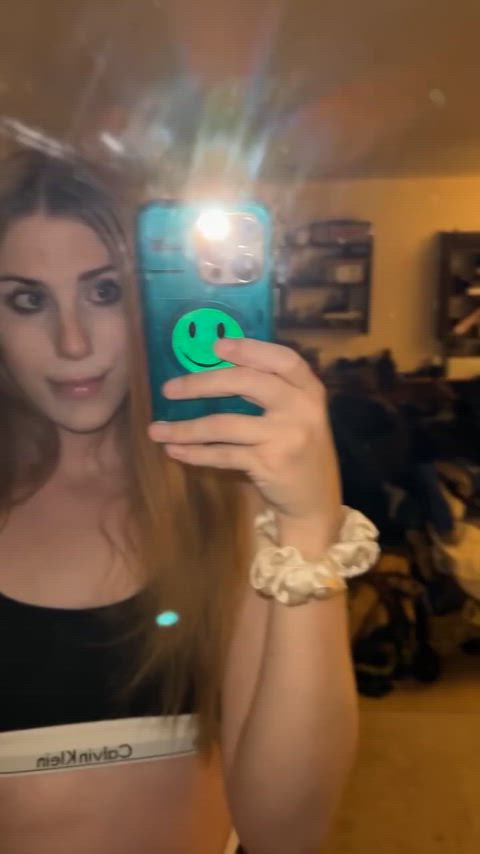 Would you go down on a girl if she looked like this? <3