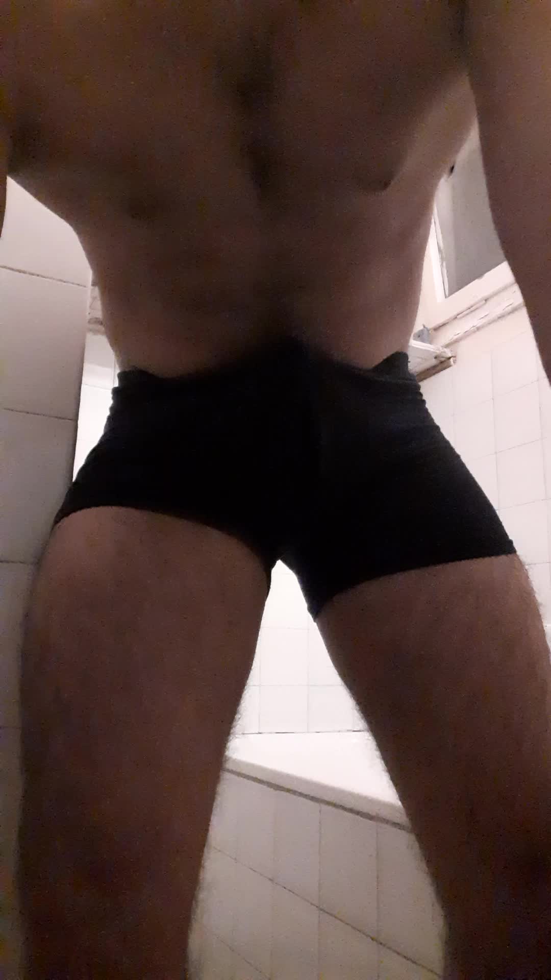 I am lonely on this valentine's Day too but luckily an extremely sexy redditor helped me to cum