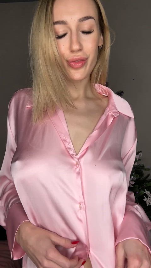 Naughty Girl Dares to Bare