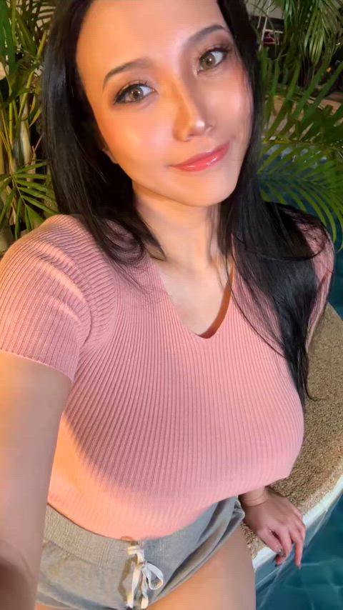 Wyd If you saw me by the pool revealing my tits