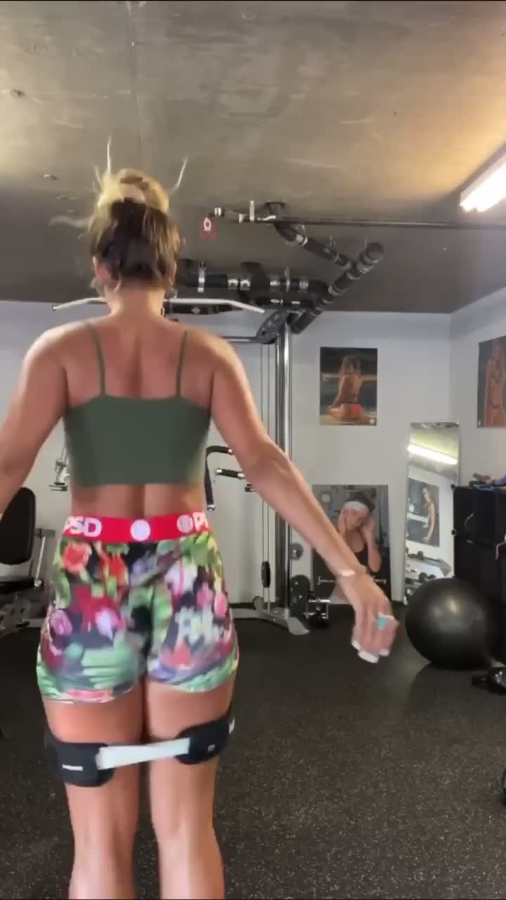 Sommer Ray jiggle