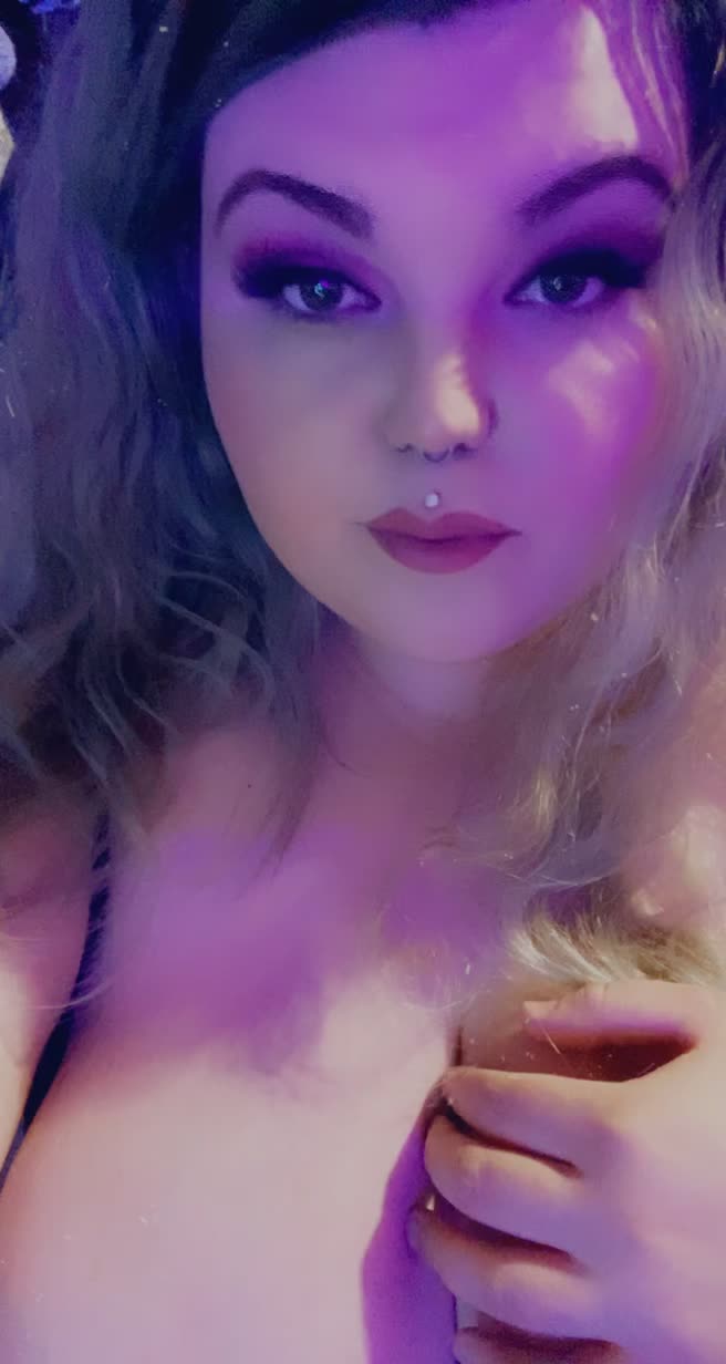 Hi 😘