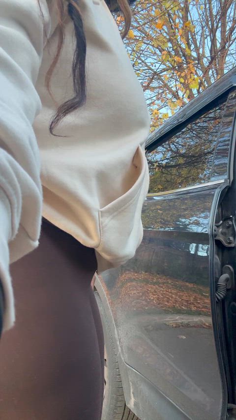 My thick butt in public