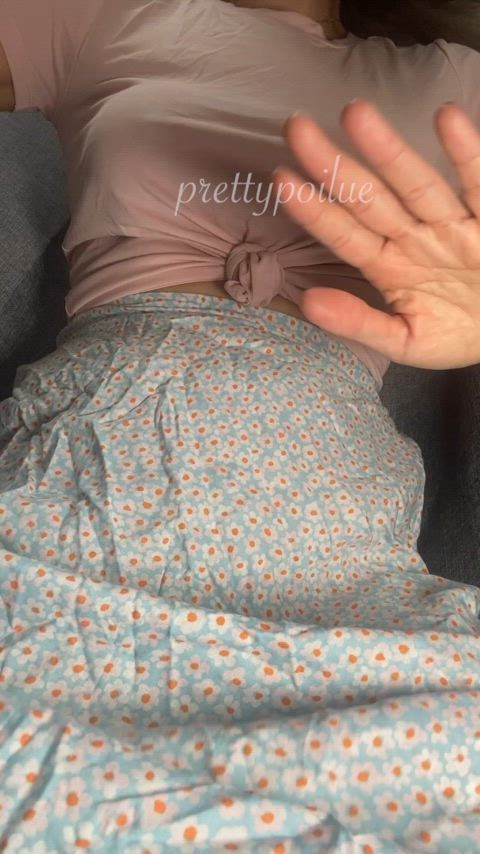 Come and hide under my skirt
