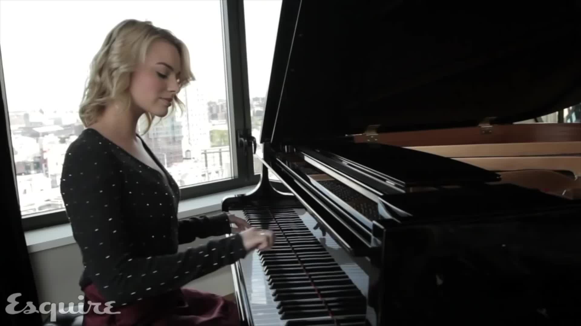 Margot Robbie's apartment tour