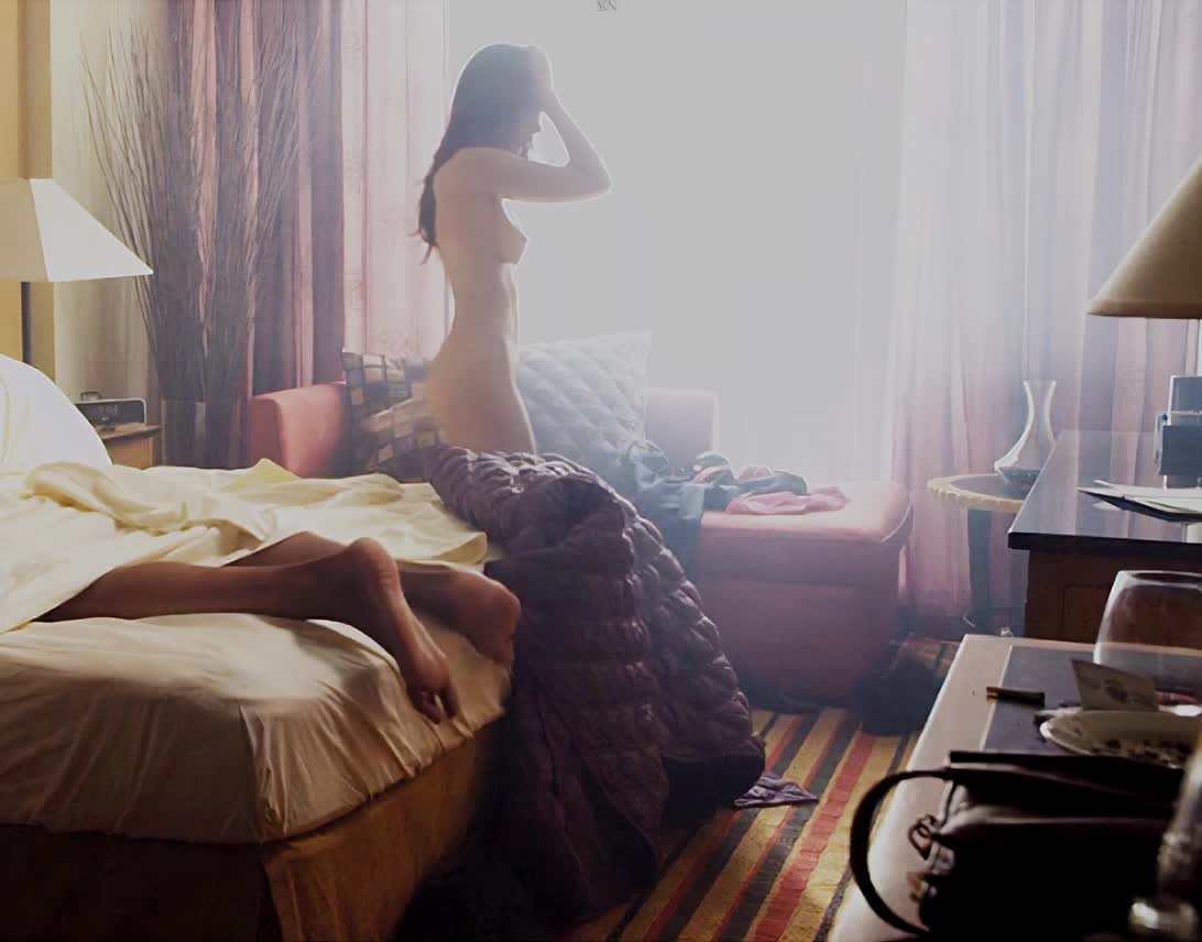 Nadine Velazquez fit nude plot in 'Flight'