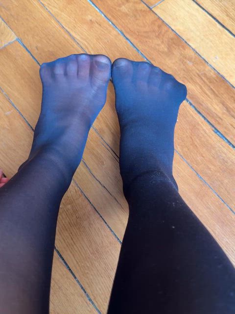 I love how my toes look in nylon