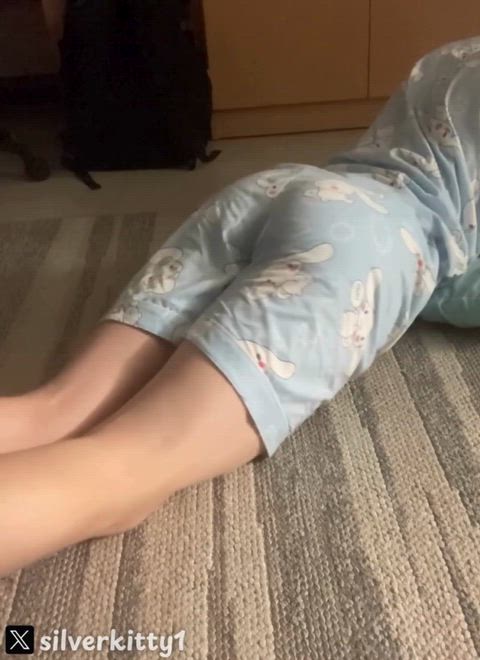my straight friends keep grabbing my butt even though i'm a boy >w<