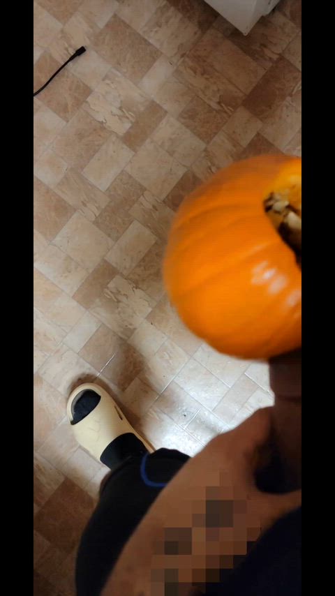 My pumpkin fleshlight didn't arrive before No Nut November, so I did this. And made you all a cake.