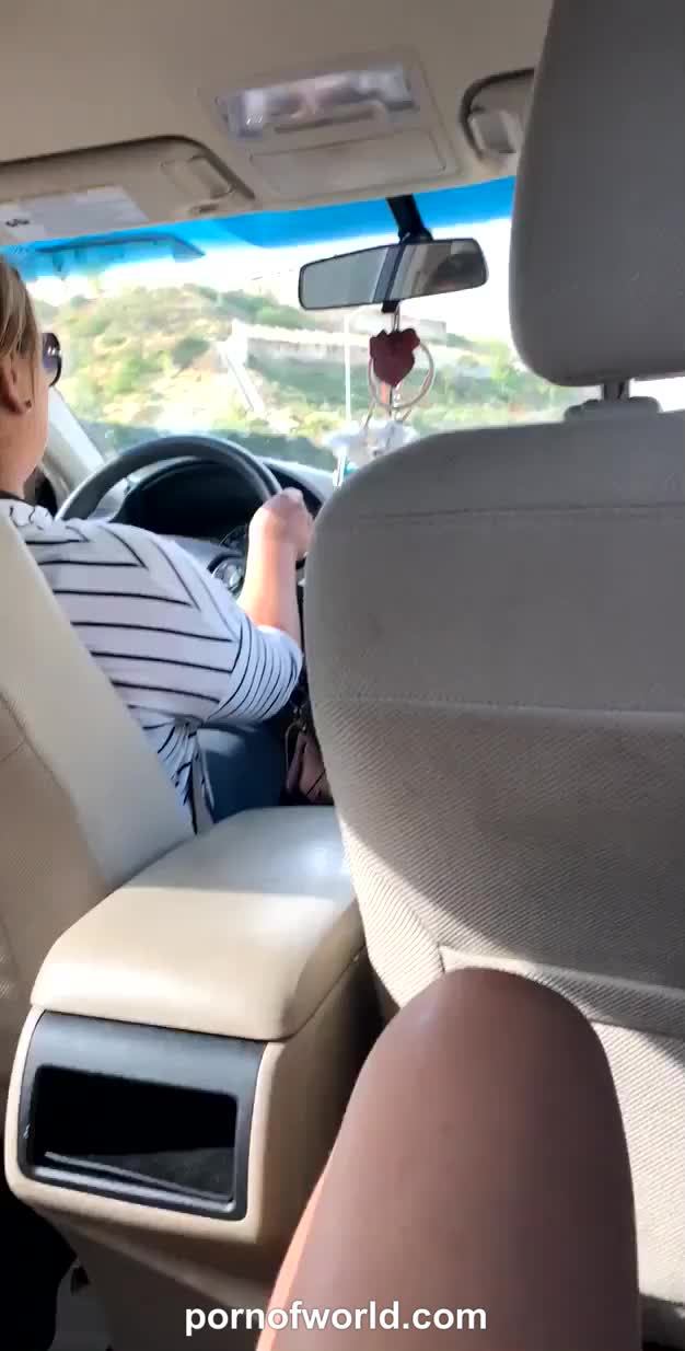 Entertaining myself in the Uber - amateur