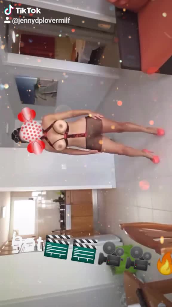 a sexy dance.. 🔥🎬🎬🎥