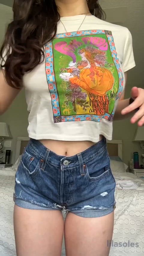 Casual titty drop to start the day