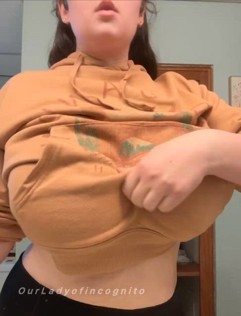 Short gif, massive tit…s