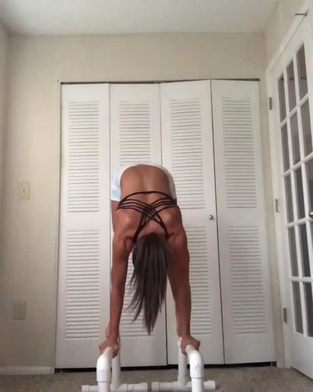 Kacy Catanzaro looks like she'd be an insanely great fuck