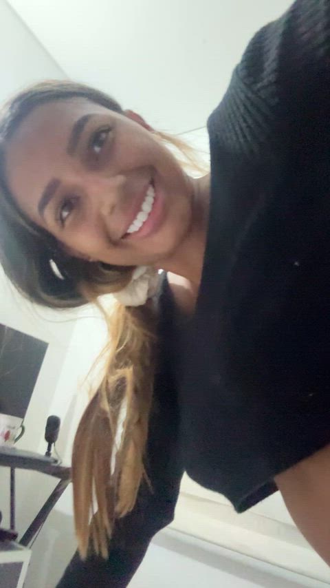 Farting without panty and skirt