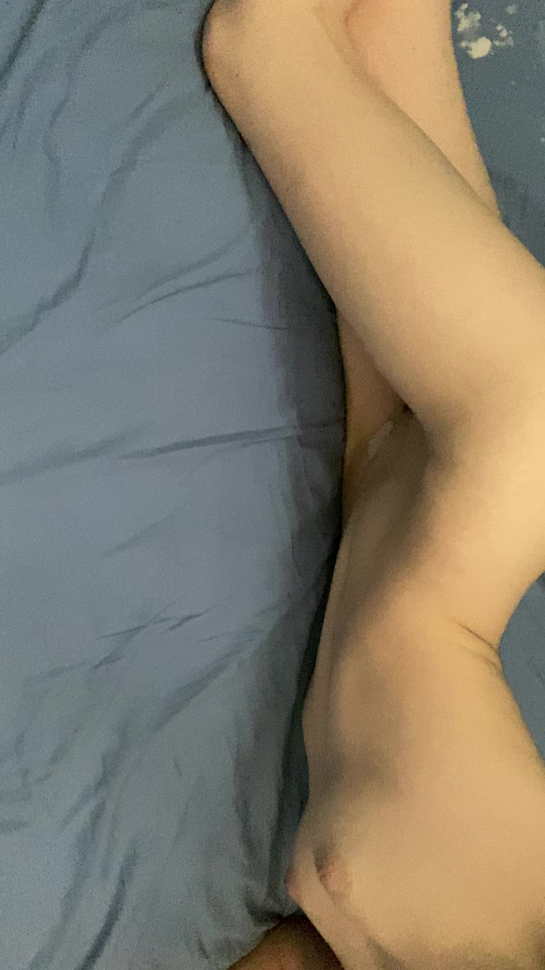 i just lay around naked all day 🙃