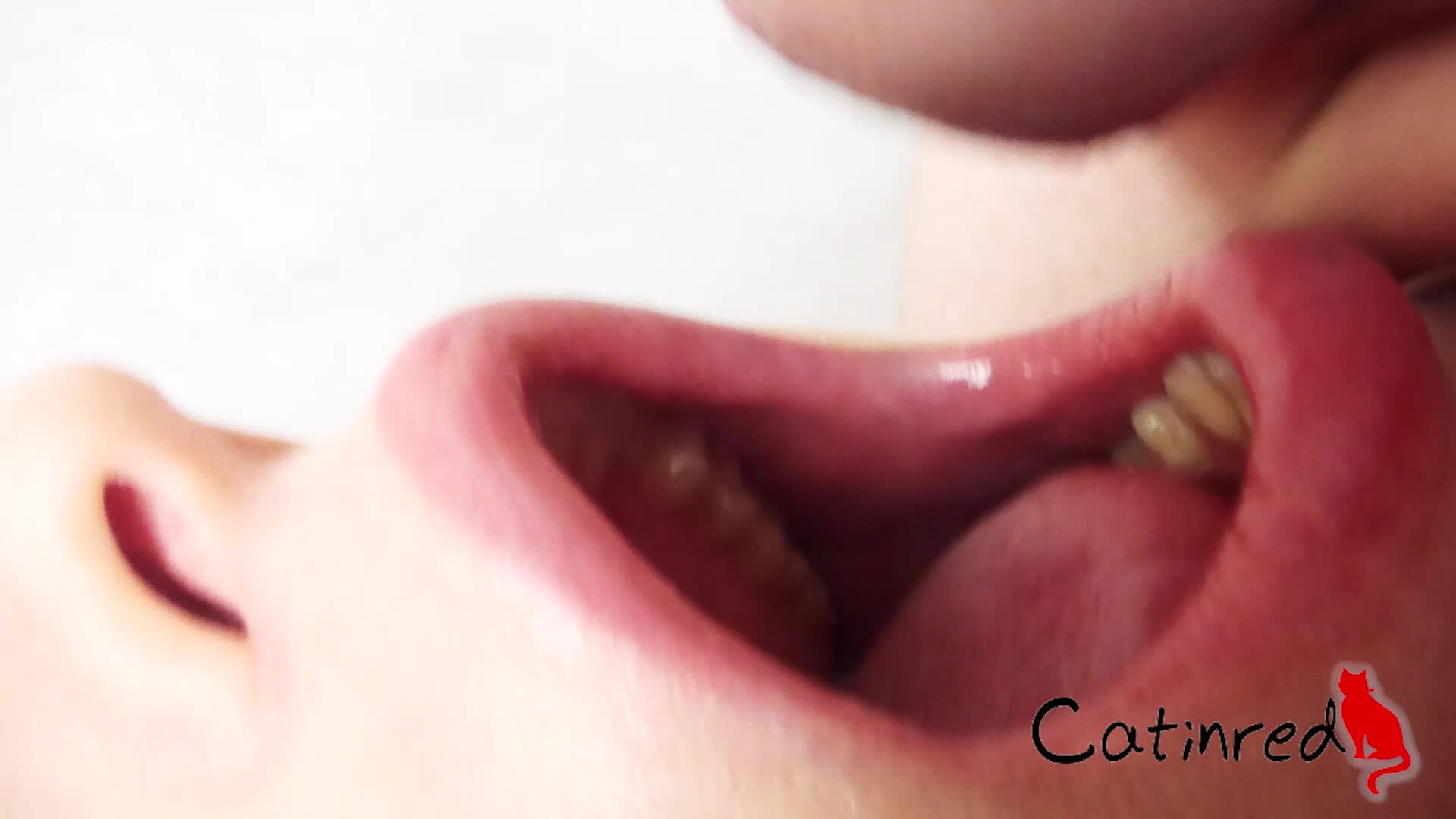 He load her mouth