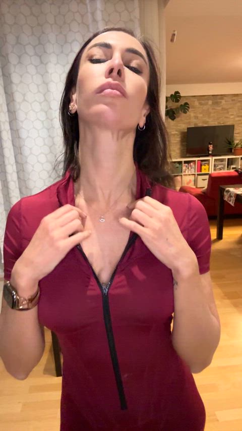 Who wants to see the perfect wife show off her dirty side?