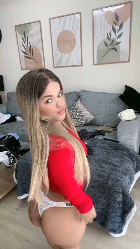 Would you be with a barely 3'9 girl? Please be honest..