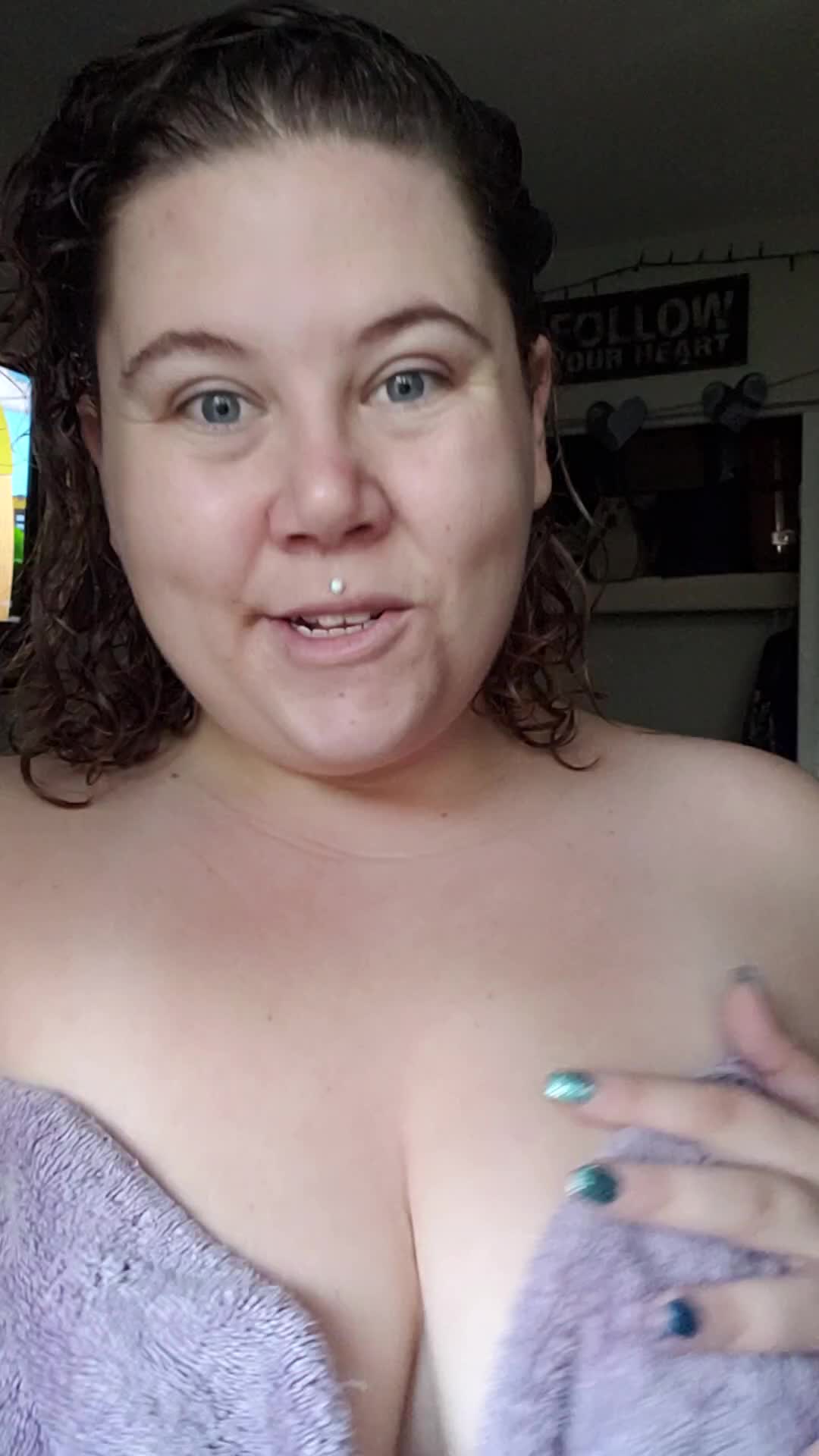 Happy humps day! 🎀 PMs always open!