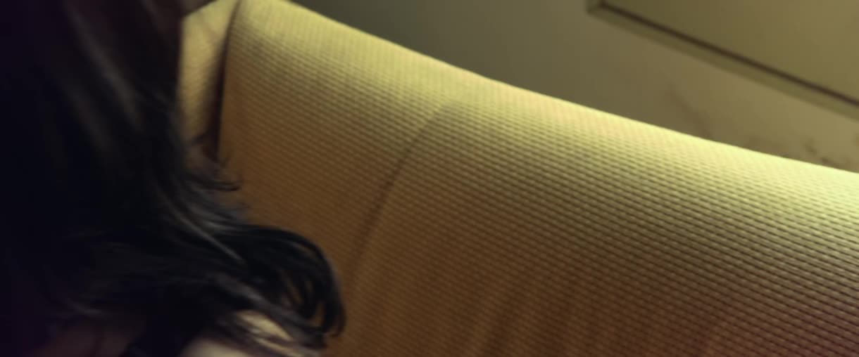 Alexandra Daddario prefers dark meat