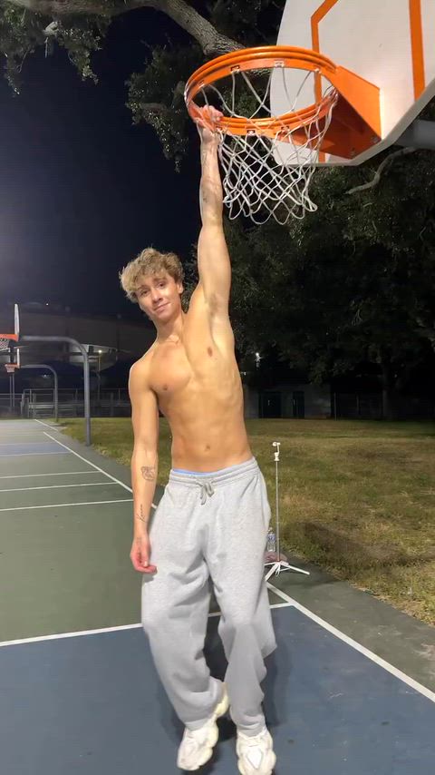 blonde cutie with the pits!